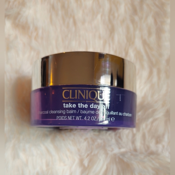 New! Clinique Take The Day Off Charcoal Cleansing Balm 💜🖤 - Picture 7 of 8